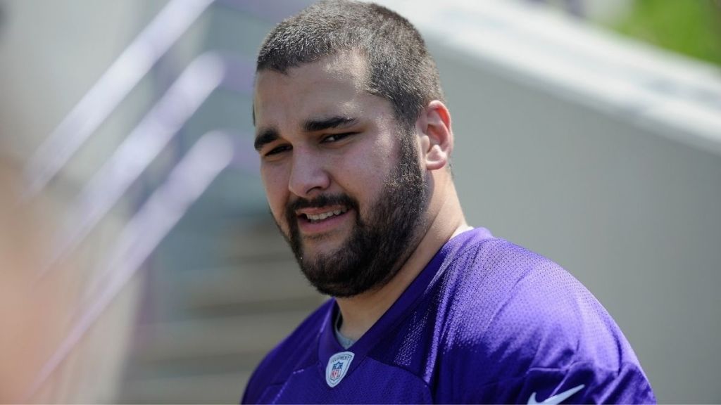 Ex-NFL Star Matt Kalil’s ‘Size’ Leads to $300K Adult Site Offer
