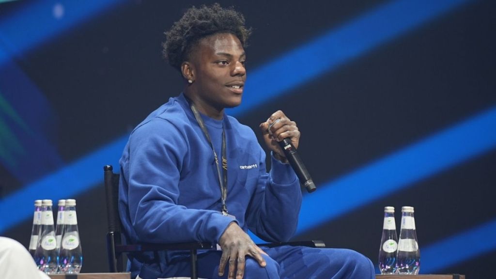 IShowSpeed Reacts to Cristiano Ronaldo & Donald Trump's Photo