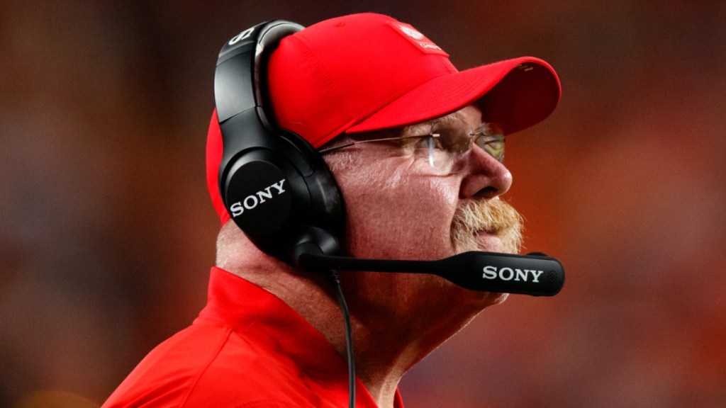 Chief’s Coach Will ‘Clean Things Up’ Amid Travis Kelce’s Frustration