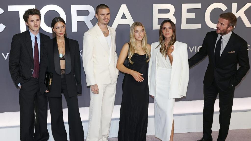 Cruz Beckham, Jackie Apostel, Romeo Beckham, Harper Beckham, Victoria Beckham and David Beckham