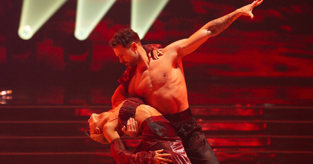 Dylan Efron Sends Internet Wild After Shirtless DWTS Performance