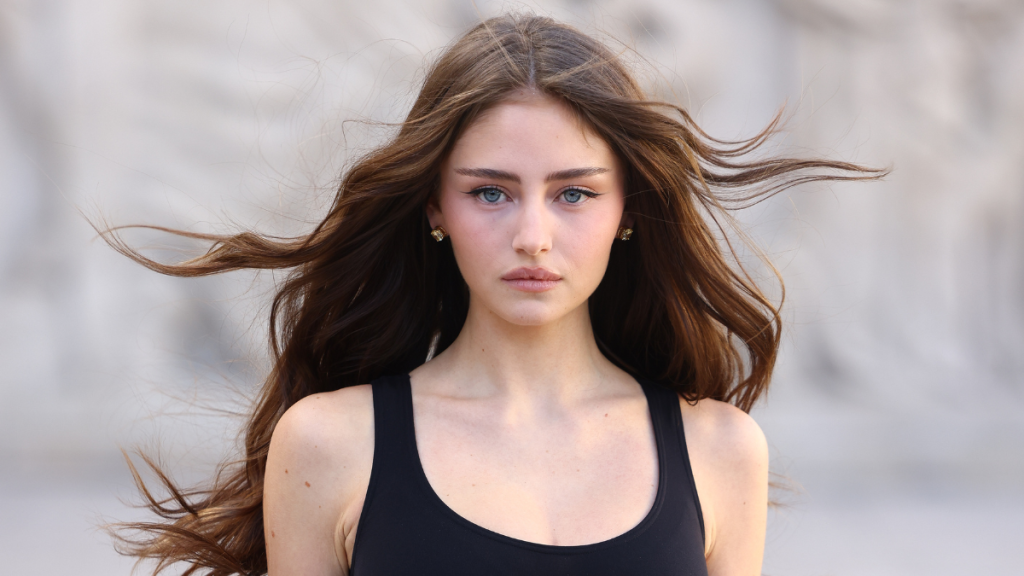 Heidi Klum's Daughter Leni Klum Wearing Bodysuit Gives 'Don't Miss This' Energy