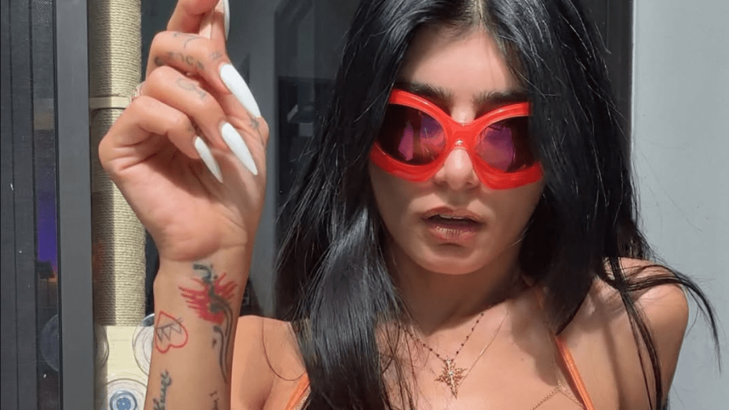 Mia Khalifa in Orange Bikini Will Make You look Twice