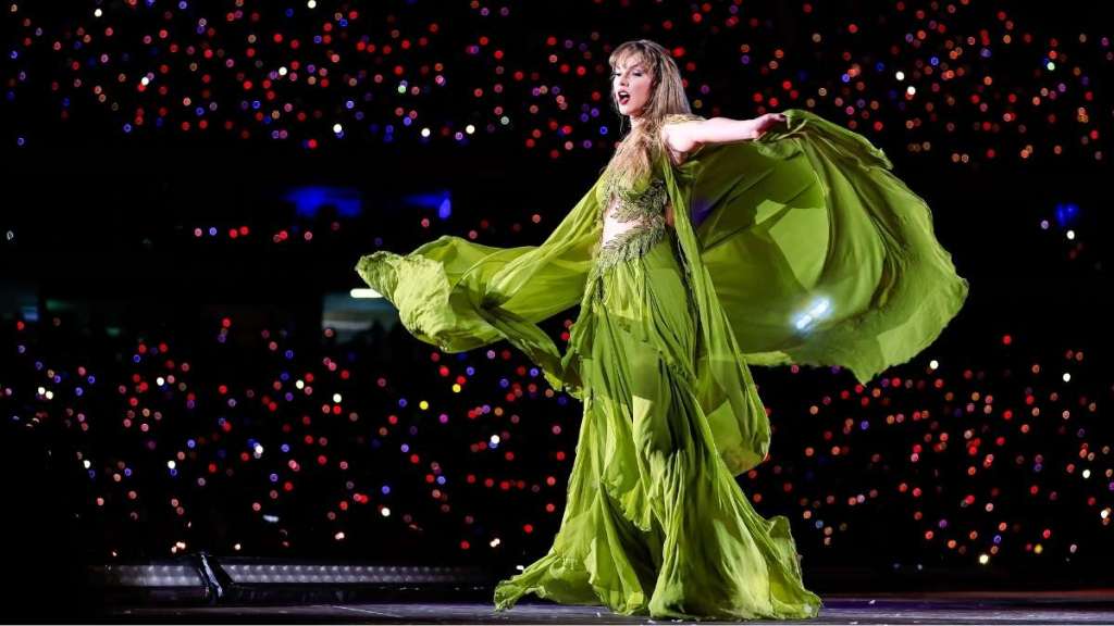 Taylor Swift & ‘Top Gun’ Actor Not Feuding Despite Rumors — Source