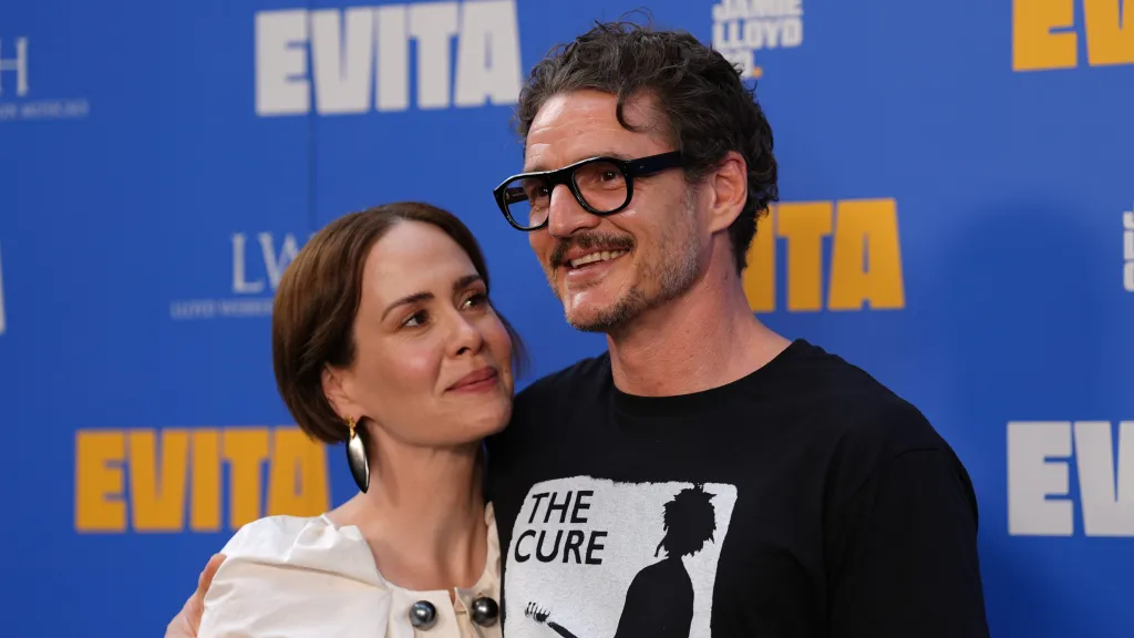 Sarah Paulson and Pedro Pascal