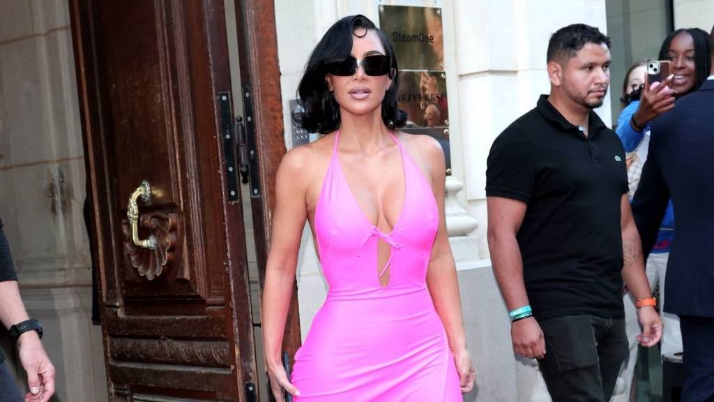 Kim Kardashian Doesn’t Care About Pairing Socks With Sandals