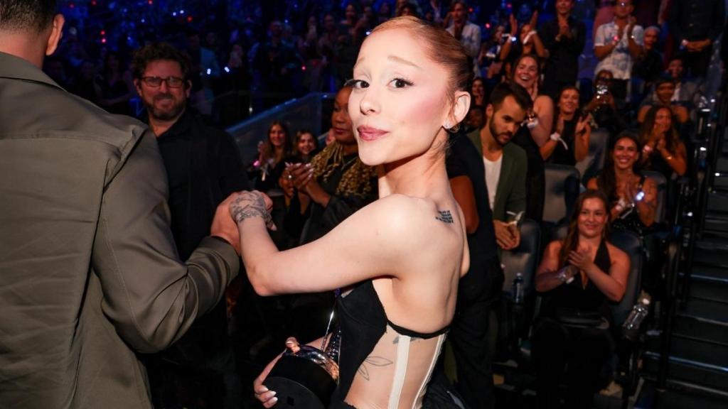 Ariana Grande Wears Tin Man's Heart as a Necklace