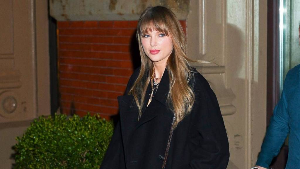 Taylor Swift's $37K Necklace Overshadows Her Fall-Worthy Outfit