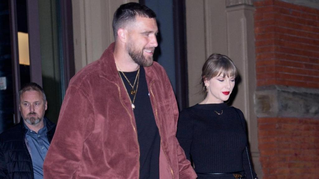 Taylor Swift Dons Gigi Hadid's $425 Sweater for Travis Kelce's Game