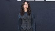 Jenna Ortega Pairs Stunning Pinstriped Suit With Unexpected Layer Jenna Ortega Pairs Stunning Pinstriped Suit With Unexpected Layer