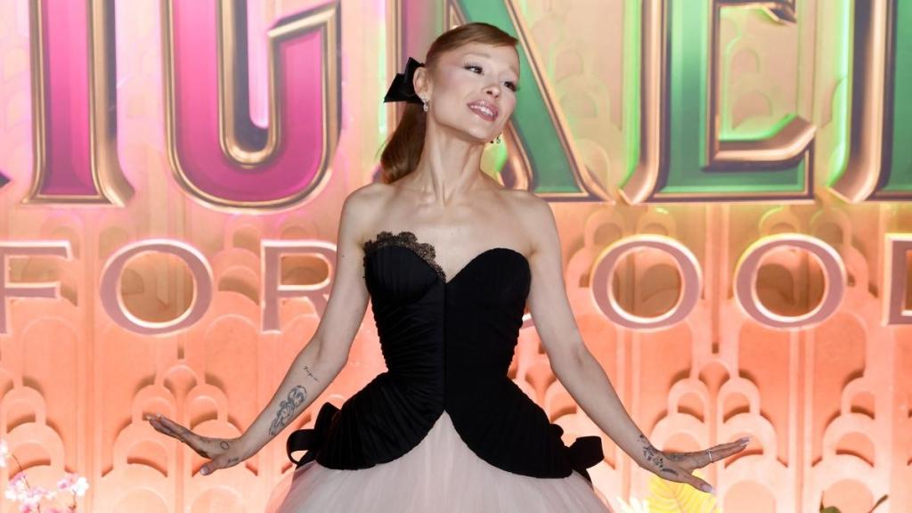 Ariana Grande's Strapless Gown Comes With Cheeky Lace Detailing