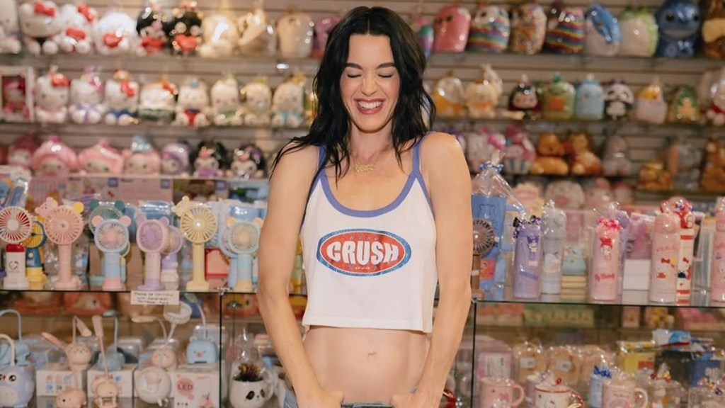 Katy Perry Flaunts Toned Midriff in Tank Top
