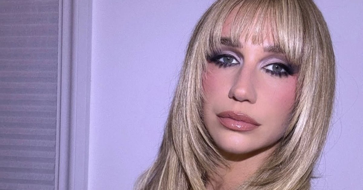 Kesha Turns Heads in Sheer Lace Bra