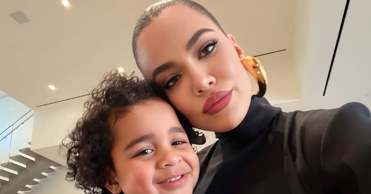 Khloe Kardashian’s Minidress for Thanksgiving Is an Unmissable Look