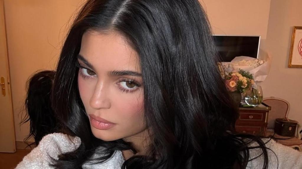 Kylie Jenner Wows Fans in Animal-Print Coat