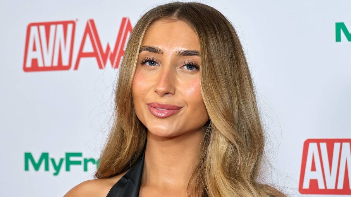 OnlyFans' Lily Phillips' Crotchet Bra Deserves Second Look - Reality Tea