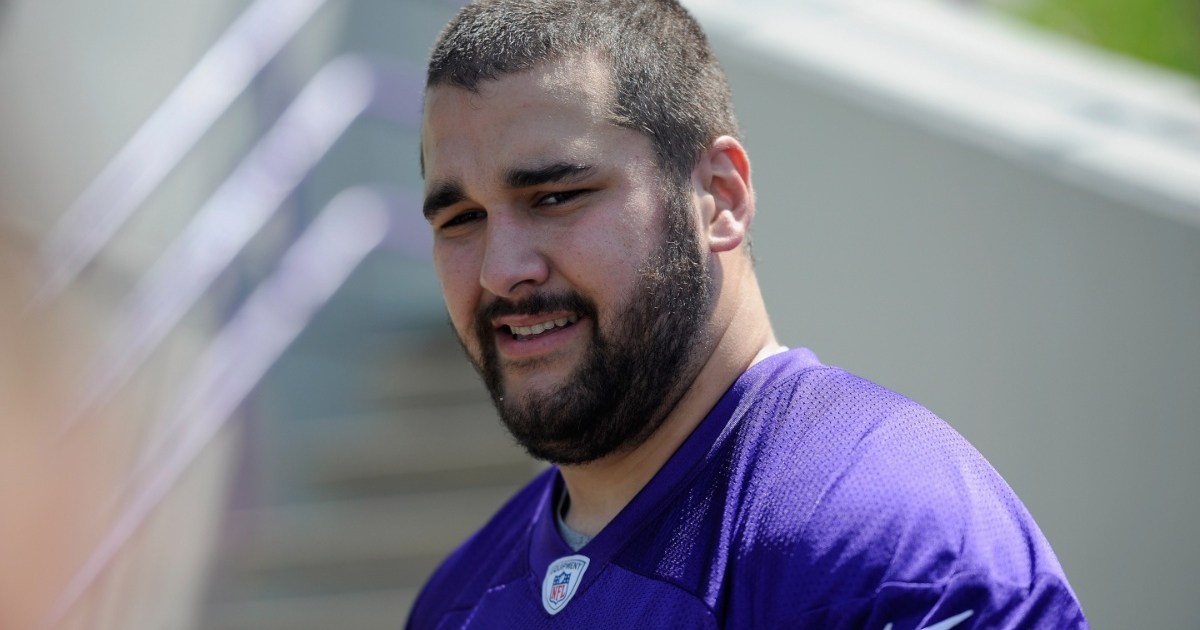 NFL Player's New Obsession Is Matt Kalil's 'Size' — Source Reality Tea