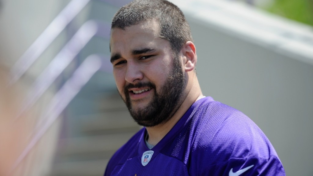 NFL Player's New Obsession Is Matt Kalil's 'Size' — Source