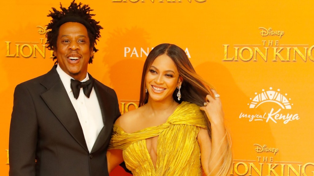 Jeff Bezos Gave These Celebrities Special Treatment at Party — Insider