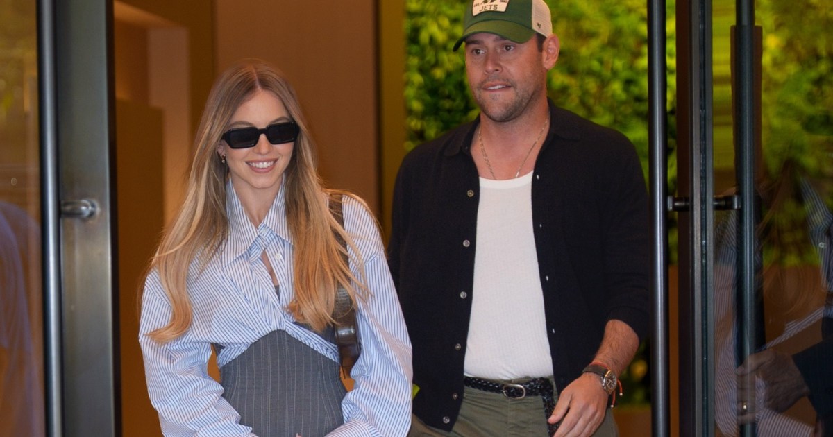 Scooter Braun Goes For Cycling Date With Controversial Actress