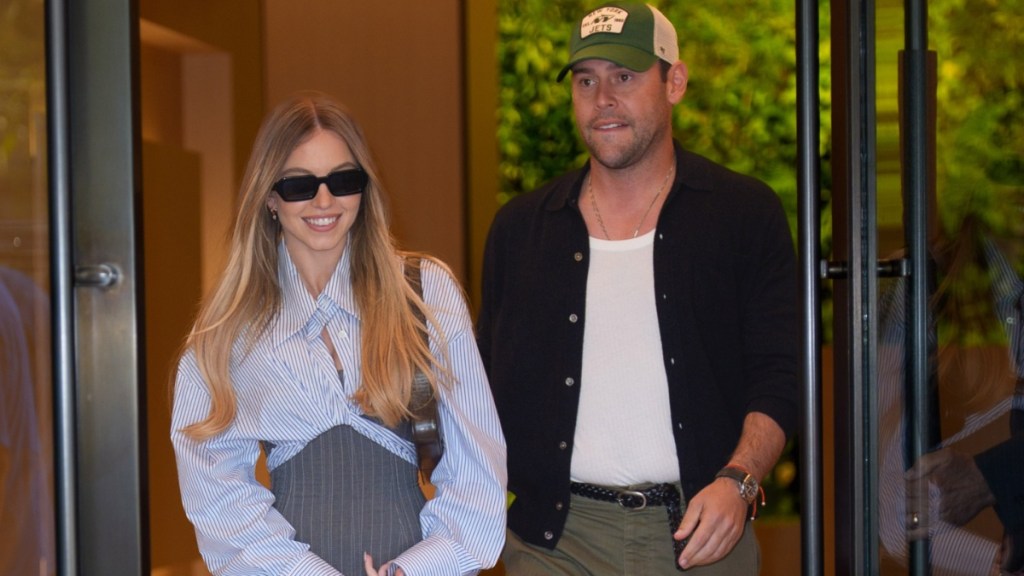 Scooter Braun Goes For Cycling Date With Controversial Actress