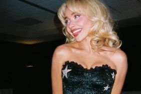 Sabrina Carpenter Is an 'Icon' in Hollywood Bodysuit