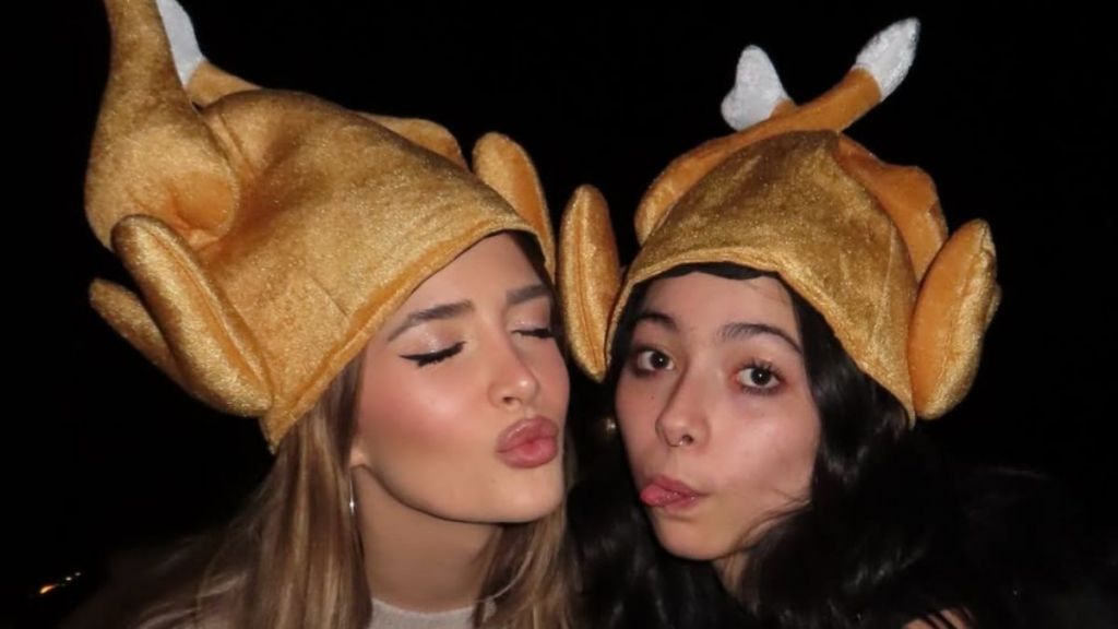 Sami Sheen Channels Monica Geller With Turkey Hat