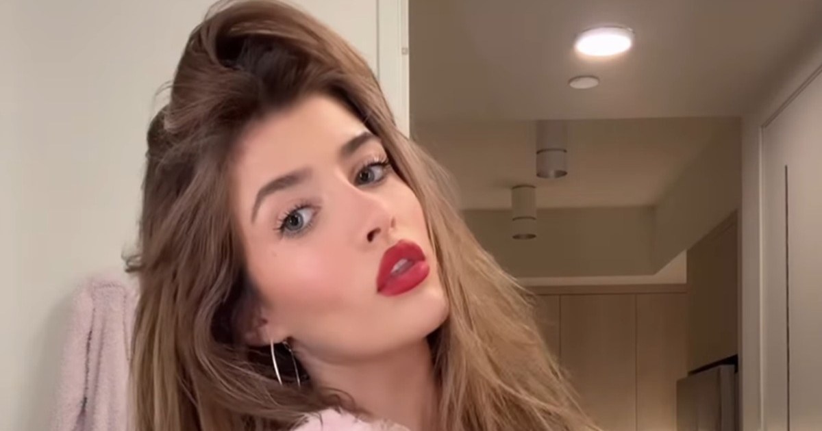 Sami Sheen Turns Heads in Pink Bathrobe Look