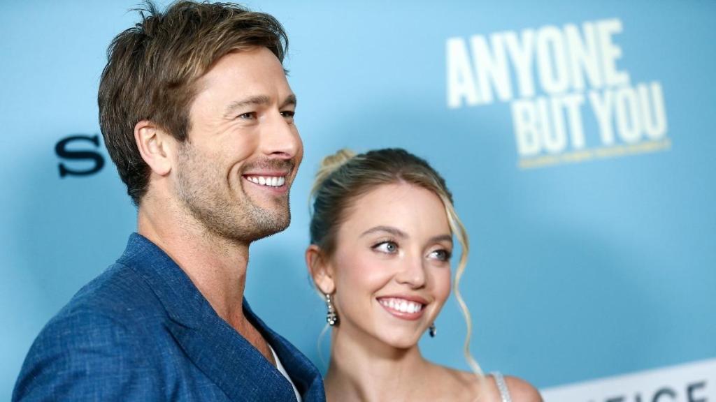 Sydney Sweeney and Glen Powell (1)