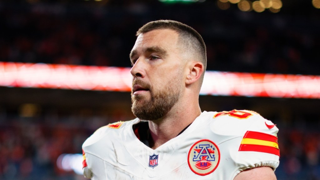 Travis Kelce Gets Strong Message From NFL Legend