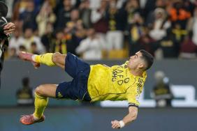 Cristiano Ronaldo Stuns Fans With Bicycle Kick for Al-Nassr