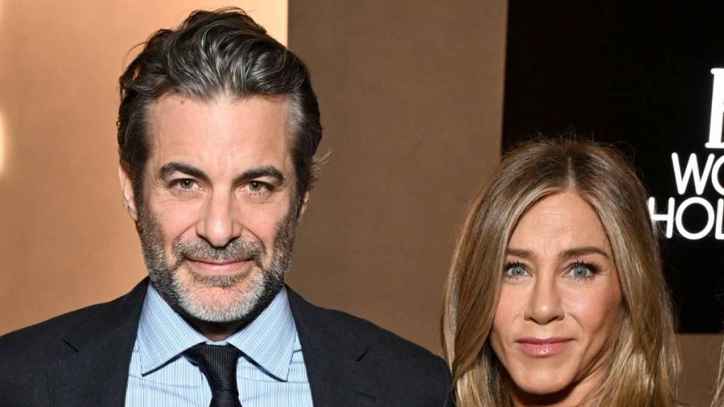 Jennifer Aniston & Jim Curtis Take Their Relationship a Step Forward