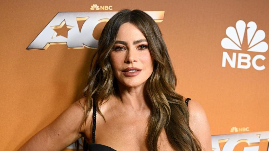 Sofia Vergara Steals the Spotlight at F1 With Bustier Top