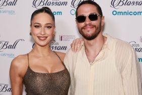 Pete Davidson's Pregnant Girlfriend in Pain & Cannot Walk