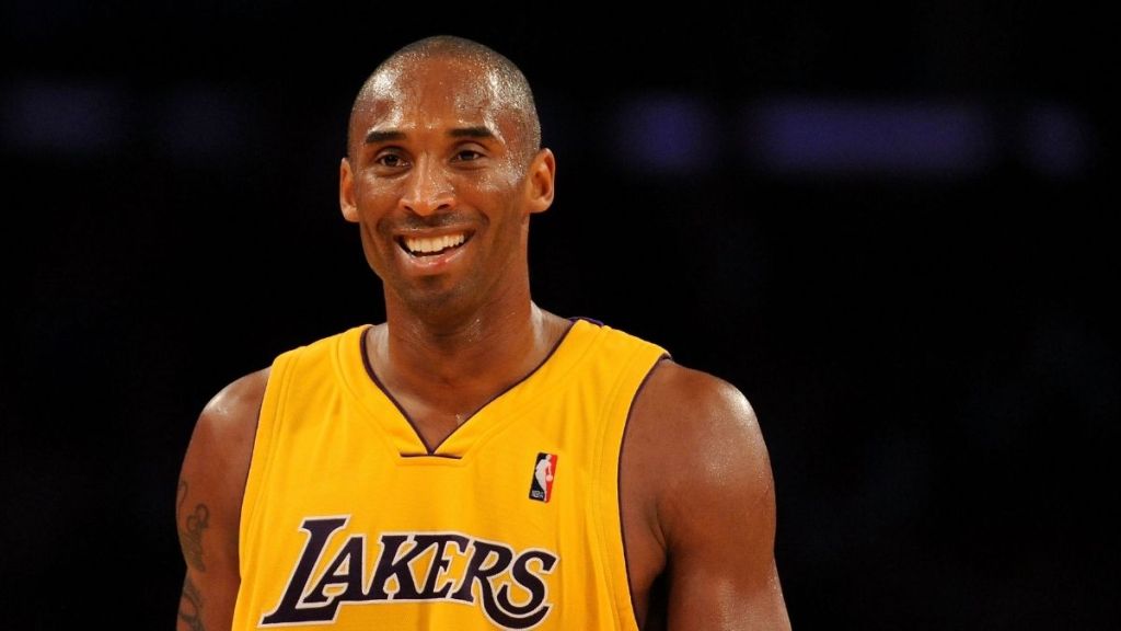 Kobe Bryant’s 2000 NBA Finals Ball Expected To Sell for This Price in Auction