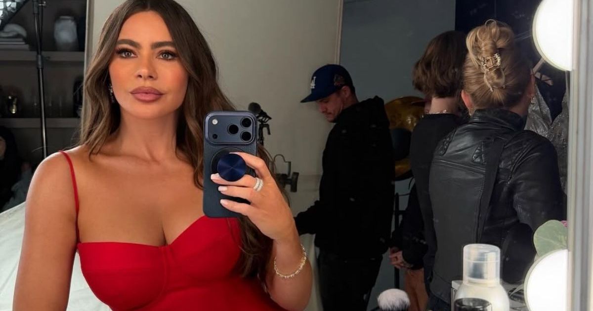 Sofia Vergara’s Lingerie Lace Dress for Vegas is Pure Eye Candy