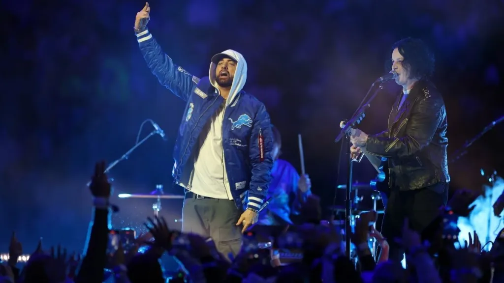 Eminem Takes Stage for ‘Electric’ Lions Thanksgiving Halftime Show