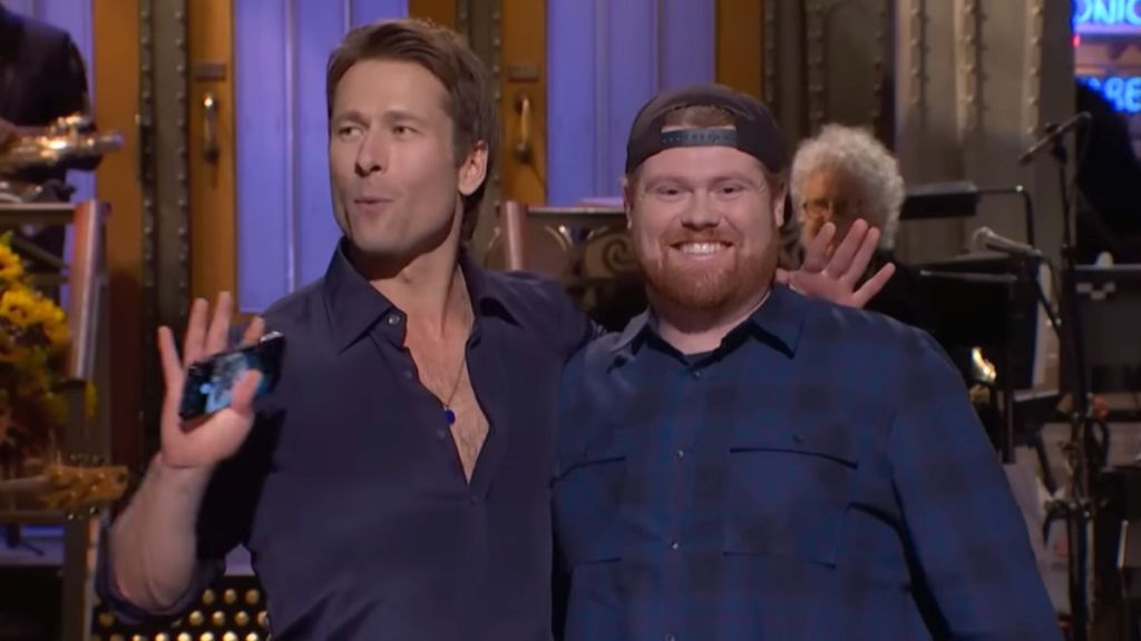 glen powell ups delivery driver snl