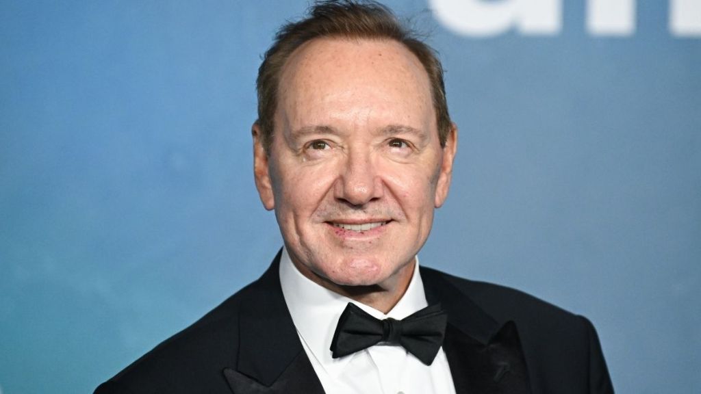 Kevin Spacey Clarifies He's Not 'Homeless', Slams Rumors