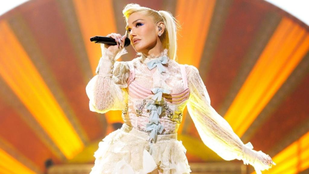 Gwen Stefani in Aadnevik's Corset Top & Sheer Tights Is Boldly Fun