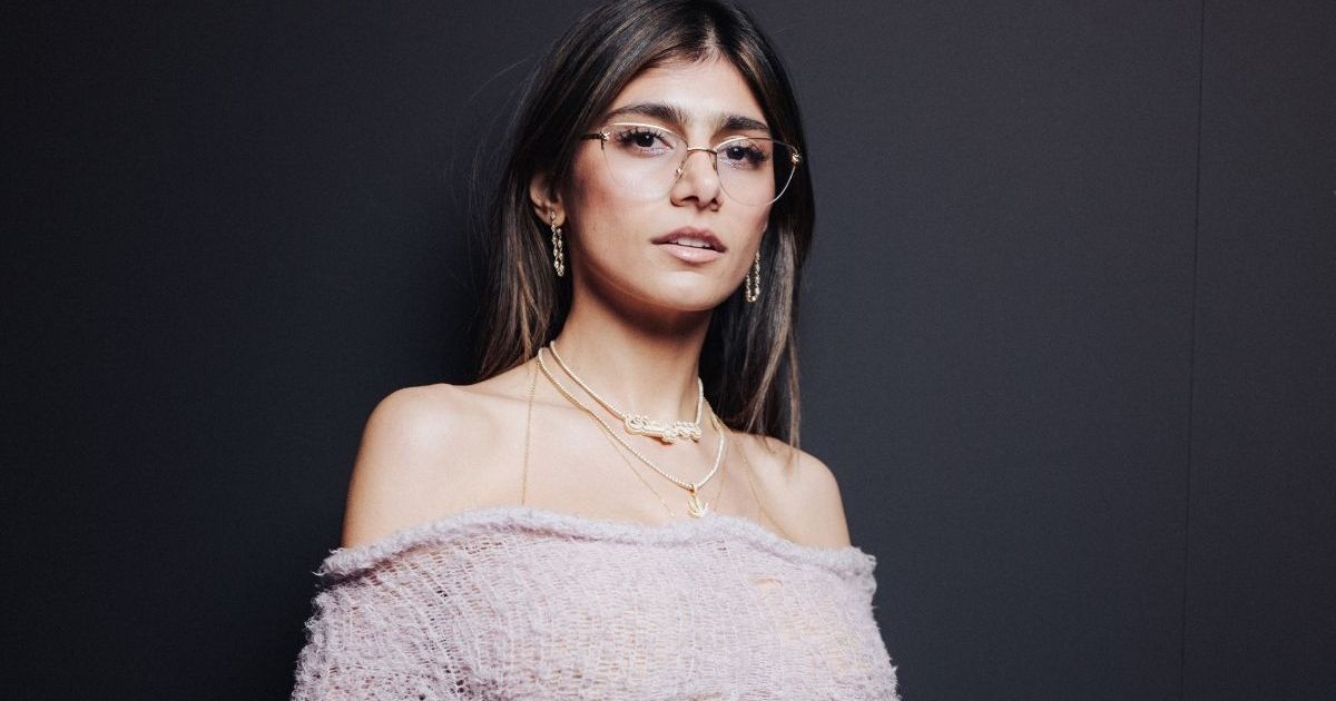 Mia Khalifa Turns Up the Heat As She Wears Nothing But Pants