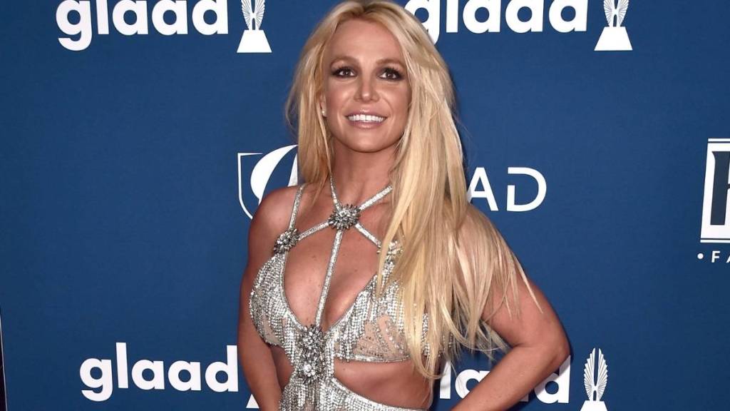 Britney Spears' Miniskirt Steals the Show in Dance Video
