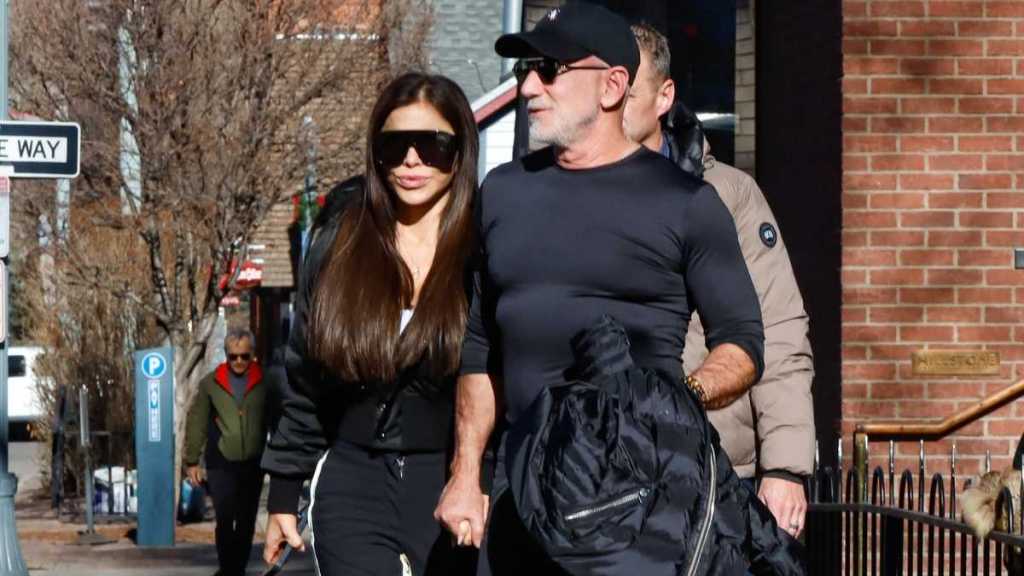 Lauren Sanchez & Jeff Bezos Nearly Twin, but Fur-Trim Coat Stands Out