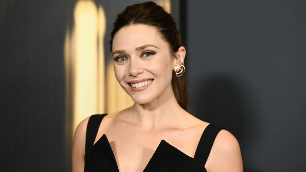 Elizabeth Olsen's Sisters Feel 'Exposed' After Her Interview — Source