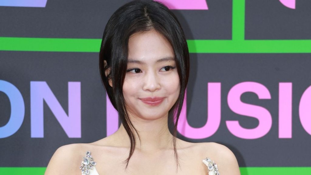 Jennie’s Fairytale Dress Steals the Red Carpet Spotlight