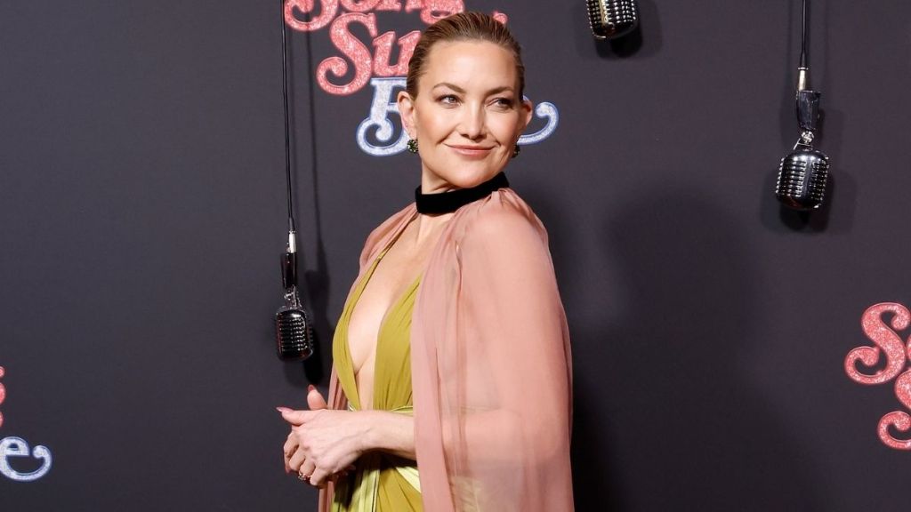 Kate Hudson's Family Teases Her Over Her 'Inappropriate Nipple Exposer' Dress