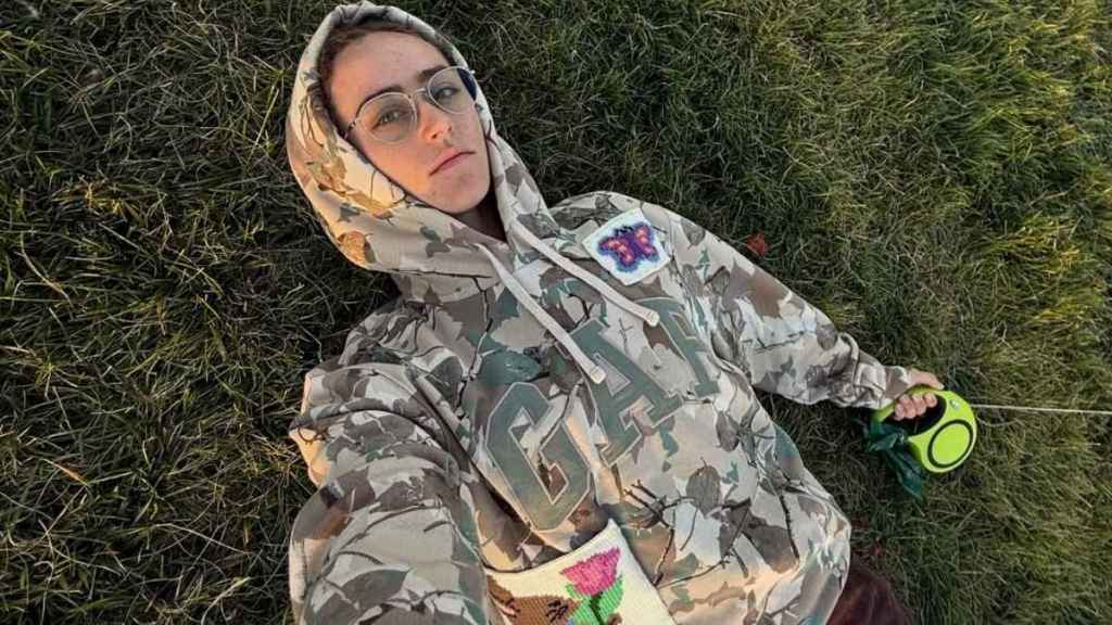 Kamala Harris’ Stepdaughter Almost Ditches Top to Sunbathe in Photo