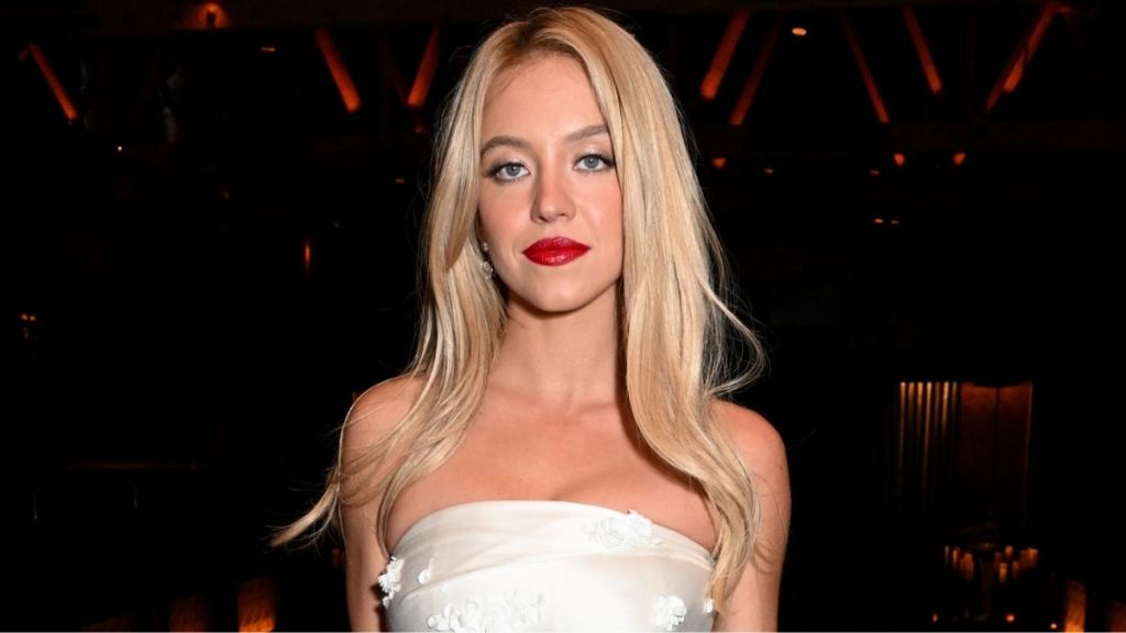 Sydney Sweeney’s Super Tiny Strapless Minidress Races up Her Thighs