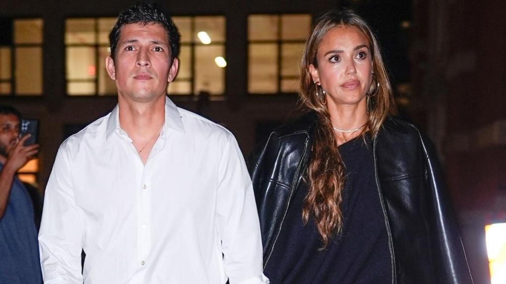 Jessica Alba ‘Calls the Shots’ in Her New Relationship — Source