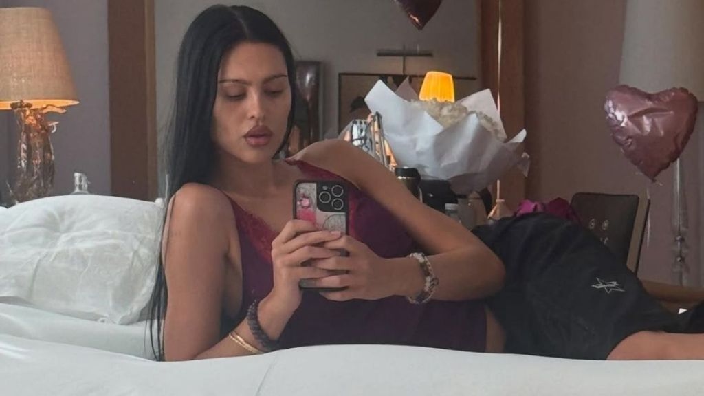 Amelia Gray Ditches the Top in Jeans Campaign Photo